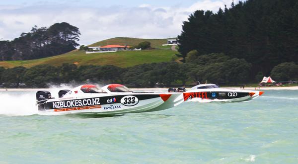  'NZ Blokes' and 'Red Steel' raced side by side throughout the race.